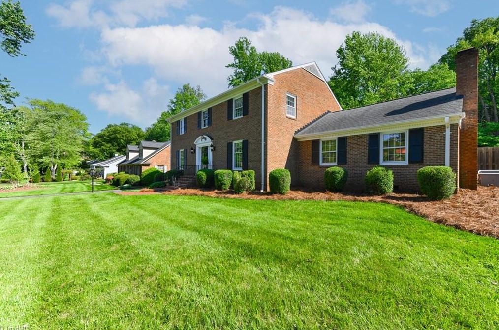 4217 Tallwood Dr, Greensboro NC  27410-4523 exterior