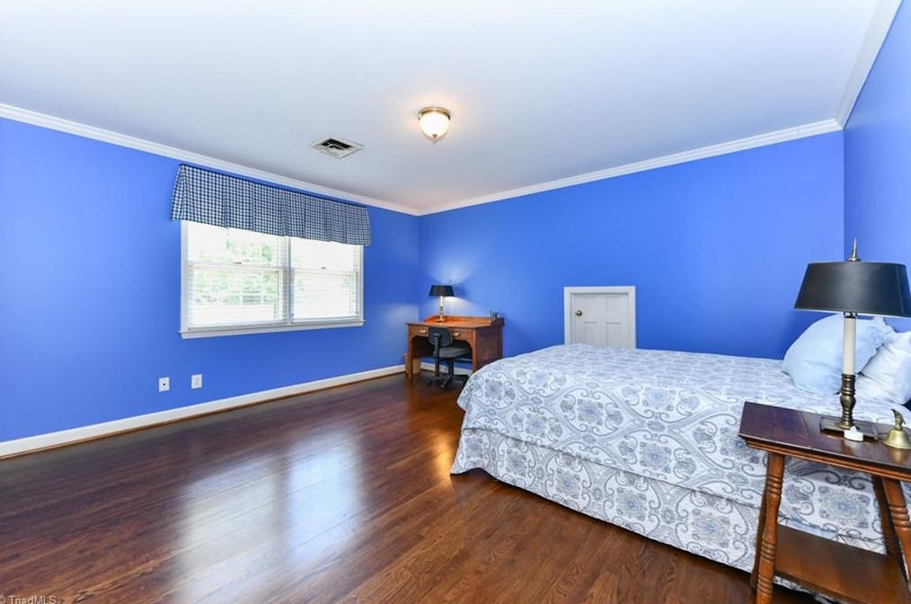 4217 Tallwood Dr, Greensboro NC  27410-4523 exterior