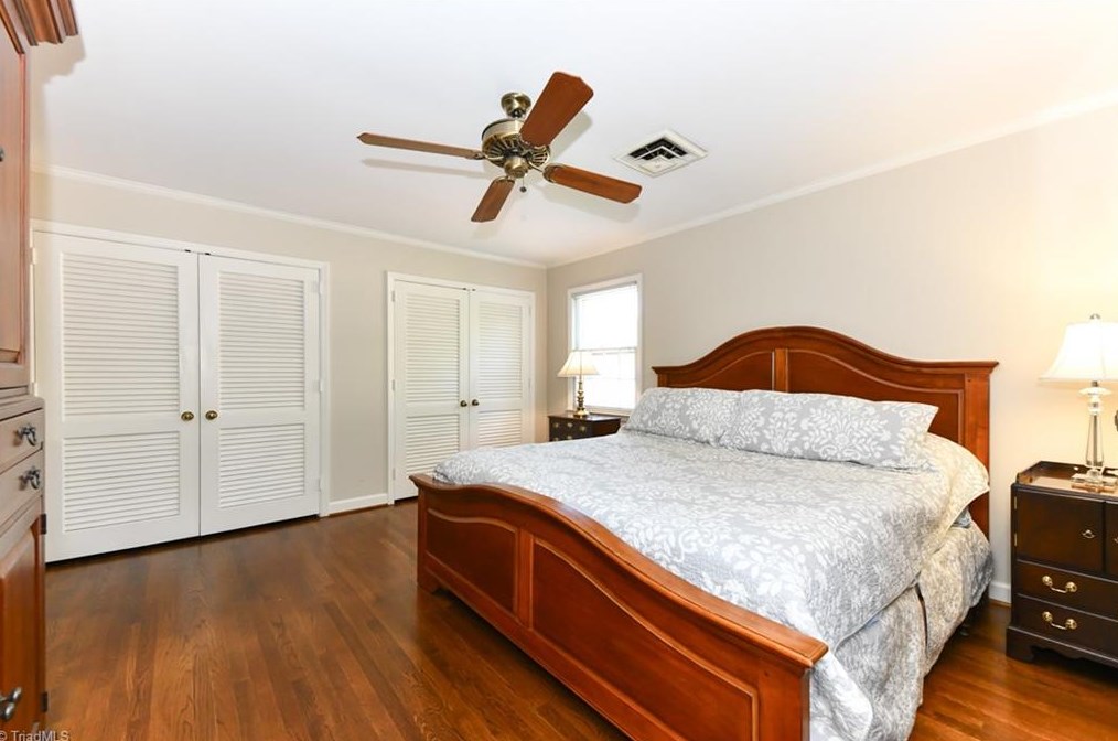 4217 Tallwood Dr, Greensboro NC  27410-4523 exterior