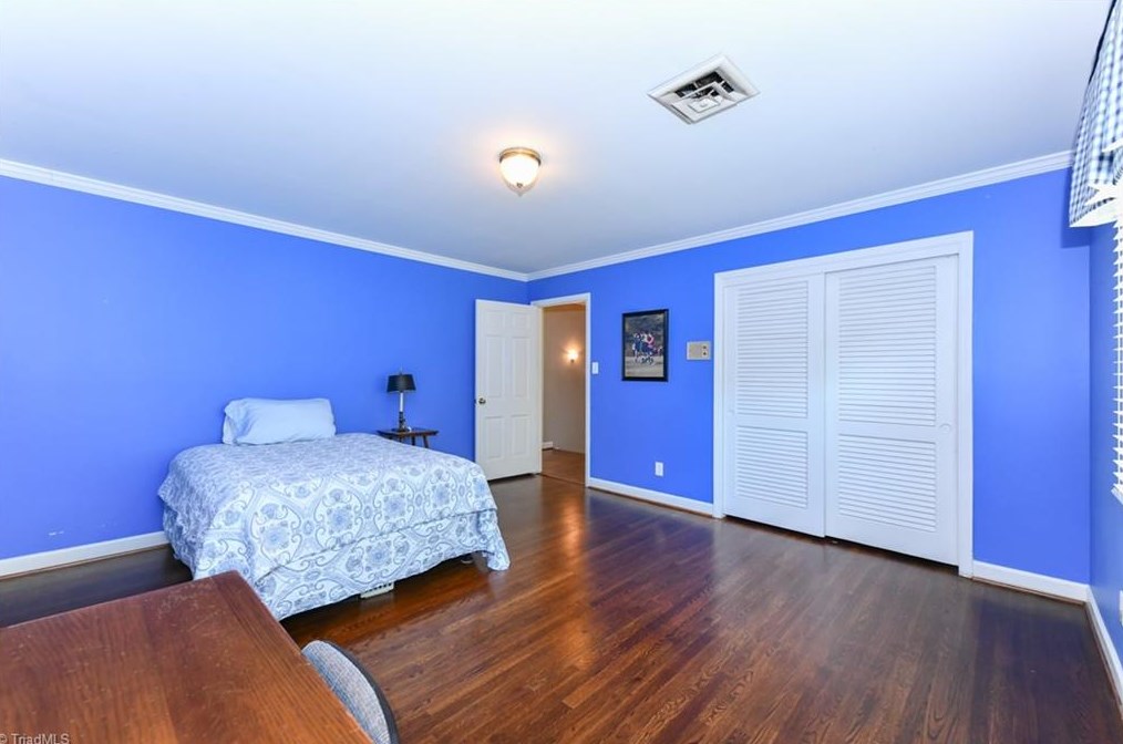4217 Tallwood Dr, Greensboro NC  27410-4523 exterior