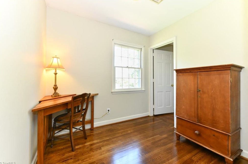 4217 Tallwood Dr, Greensboro NC  27410-4523 exterior