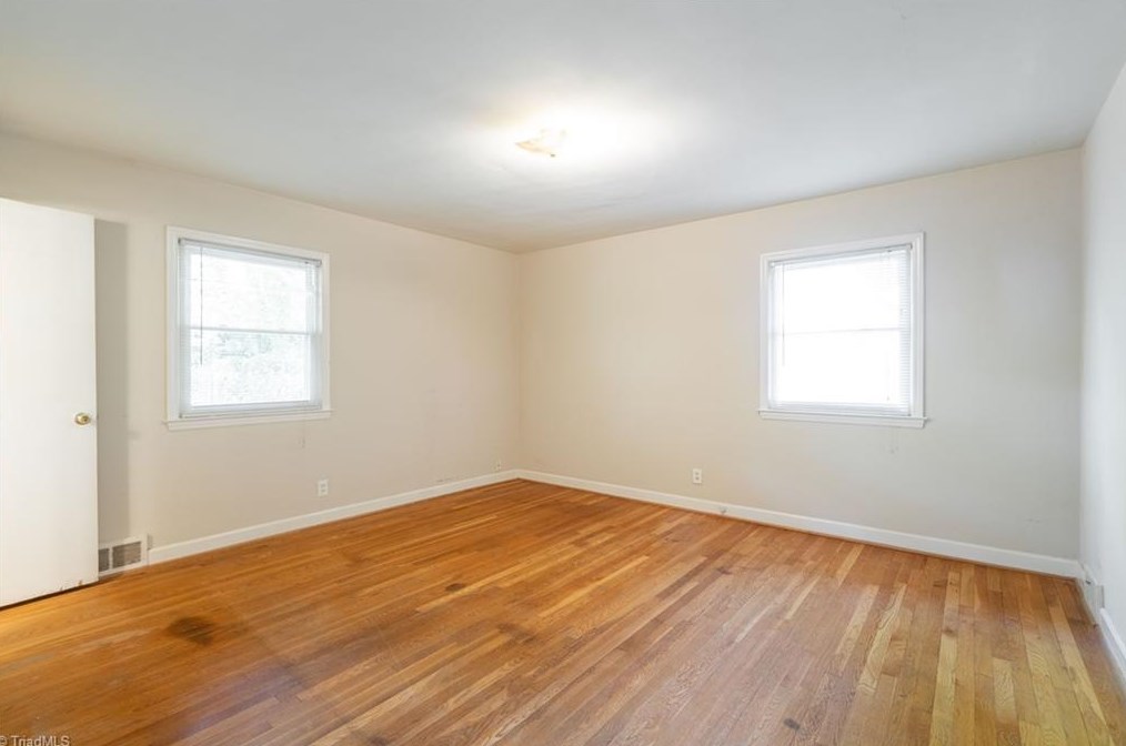 1200 Lockland Ave, Winston Salem NC  27103-2740 exterior