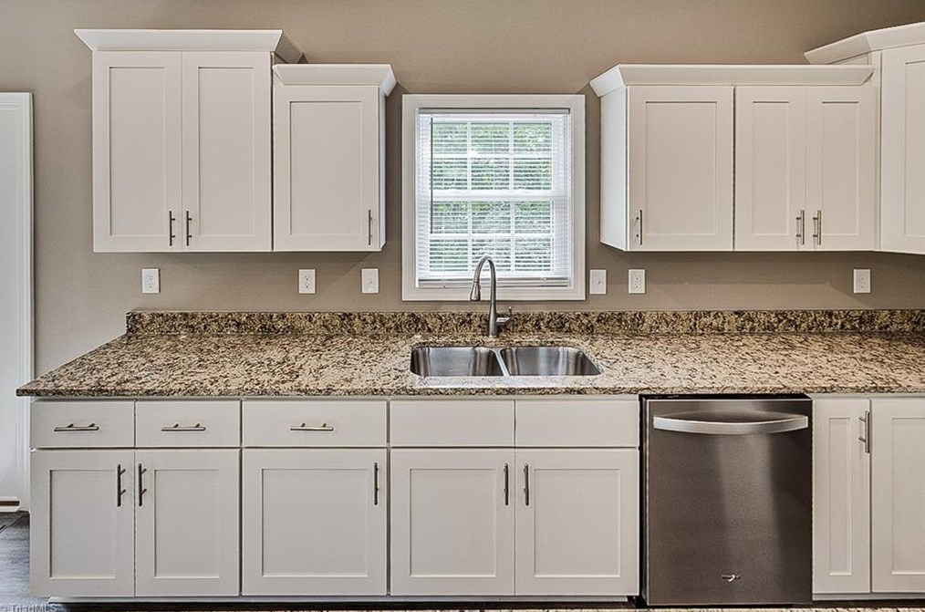 2648 Idlewild Drive Ext, Randleman NC 27317-7533 exterior