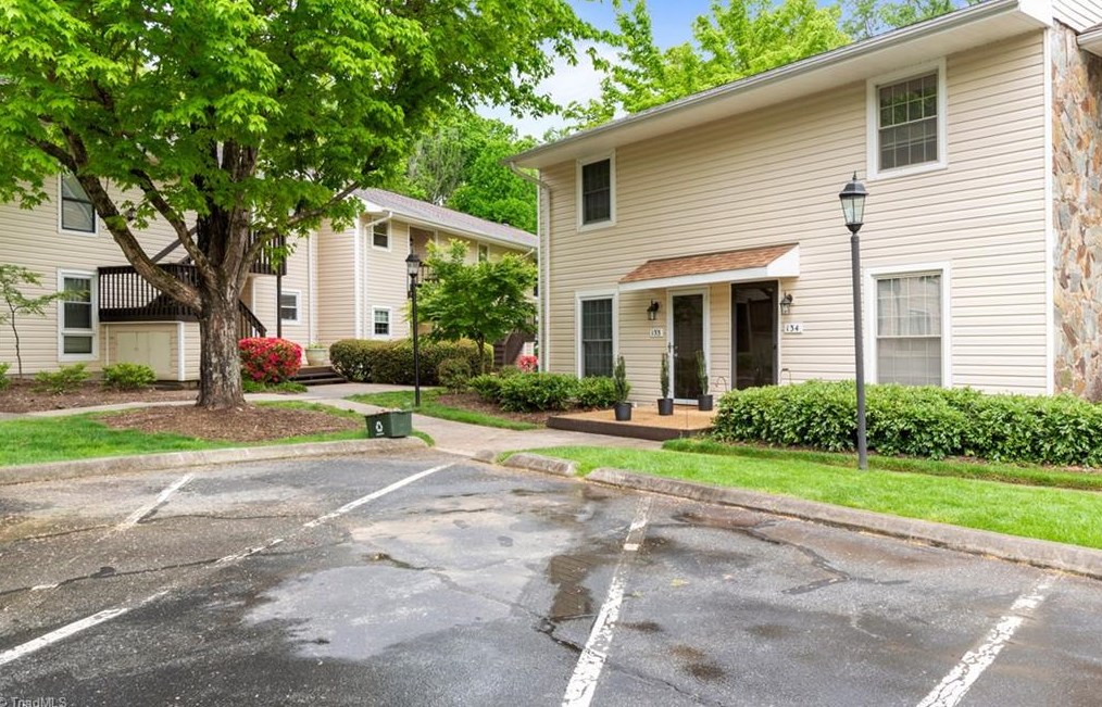 130 Turnwood Ln, Winston Salem, NC 27104-3435