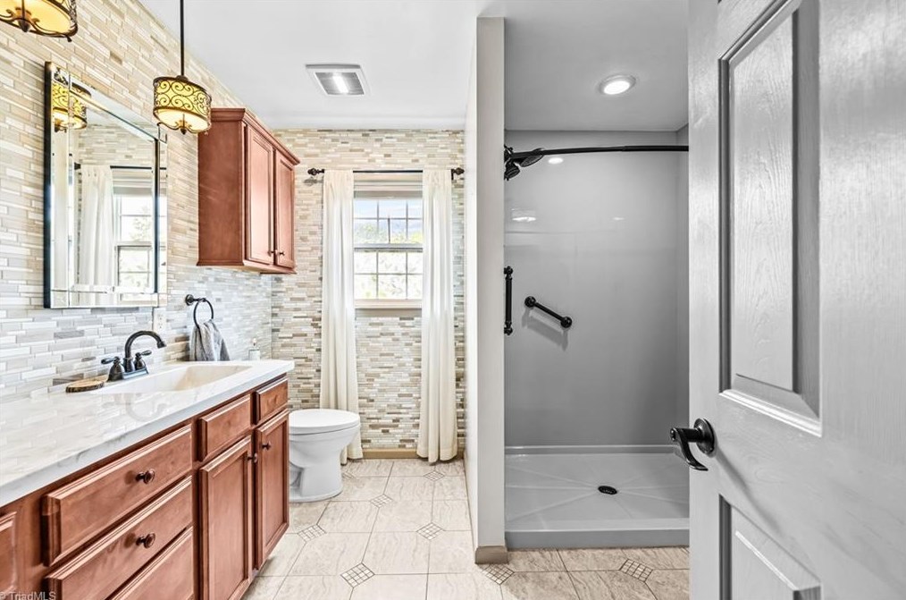 135 Golden Rod Ln, Lexington NC  27295-6887 exterior