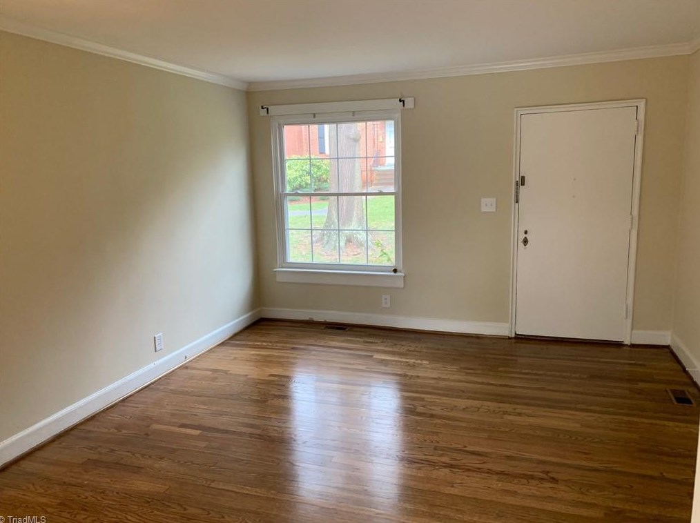 2636 Greenbrier Rd #d, Winston Salem, NC 27104