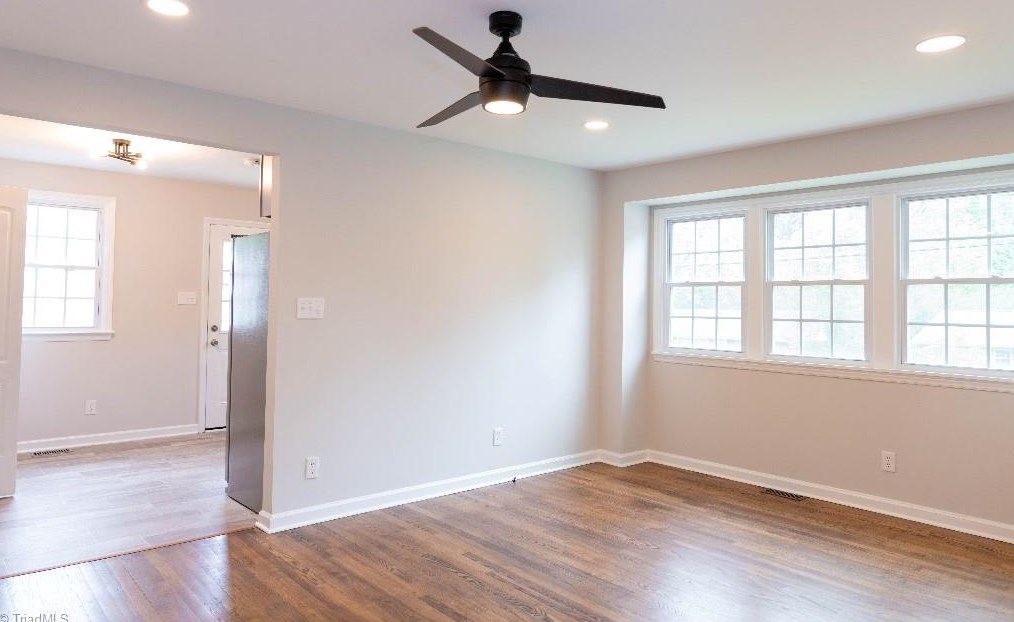 112 Revere Dr, Greensboro NC  27407-1202 exterior