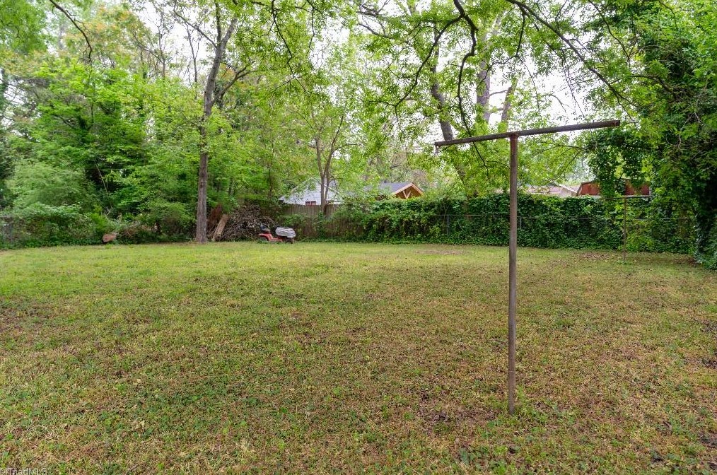 112 Revere Dr, Greensboro NC  27407-1202 exterior