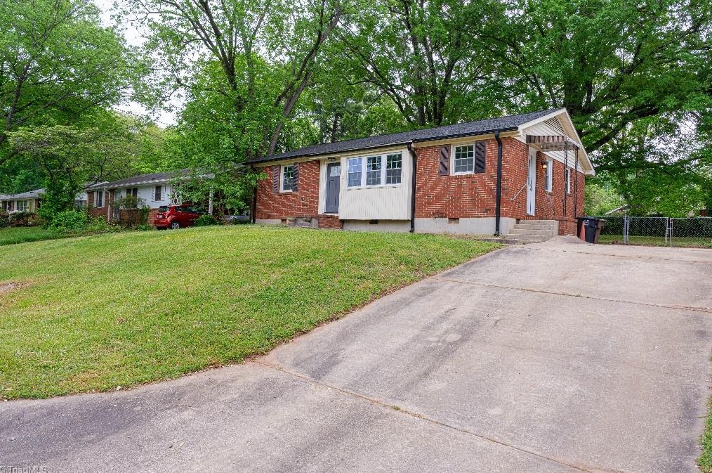 112 Revere Dr, Greensboro, NC 27407