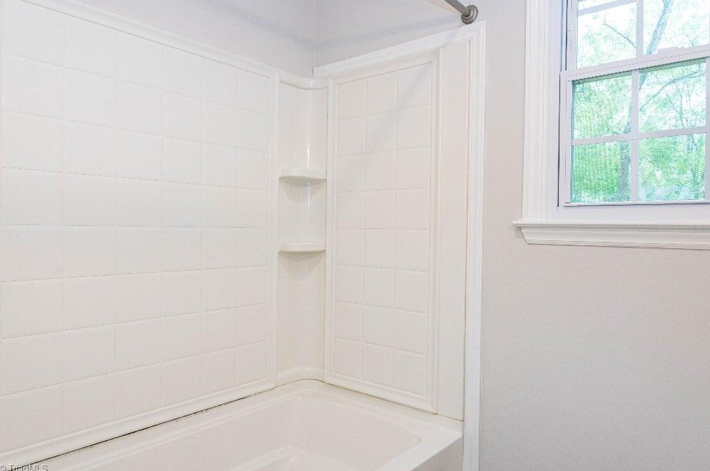 112 Revere Dr, Greensboro NC  27407-1202 exterior