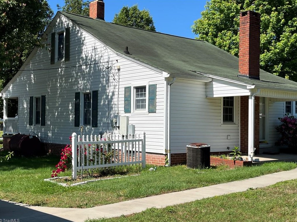 221 Spring St, Farmington NC 27028-2235 exterior