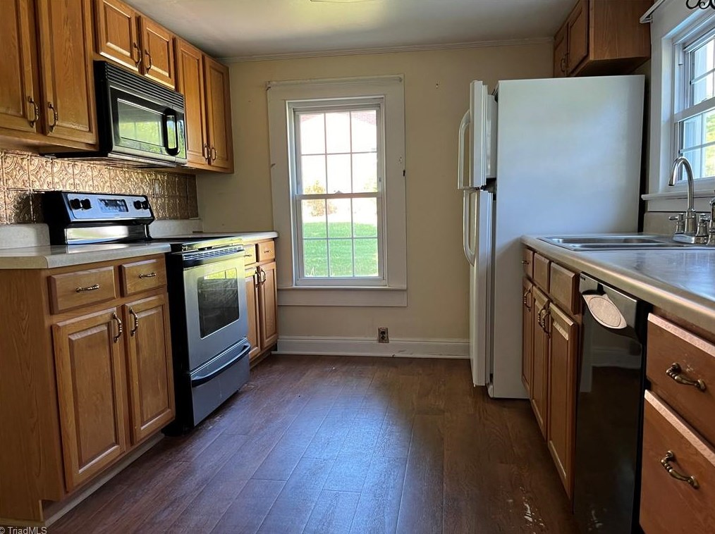 221 Spring St, Farmington NC 27028-2235 exterior