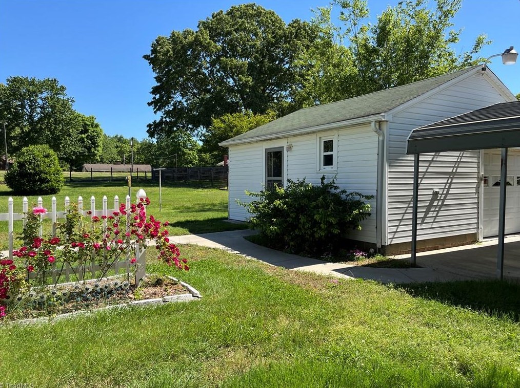 221 Spring St, Farmington NC 27028-2235 exterior