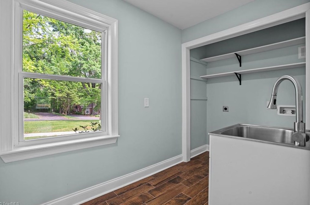 630 Chester Rd, Winston Salem NC  27104-1704 exterior