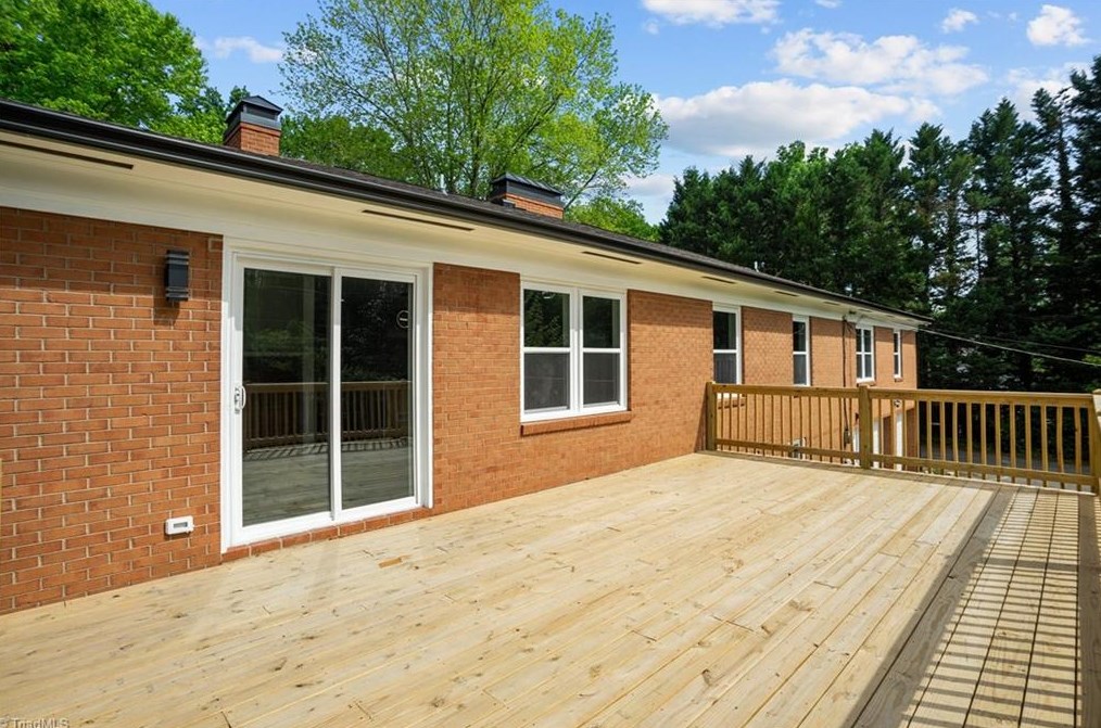 630 Chester Rd, Winston Salem NC  27104-1704 exterior