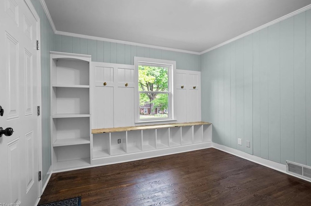 630 Chester Rd, Winston Salem NC  27104-1704 exterior