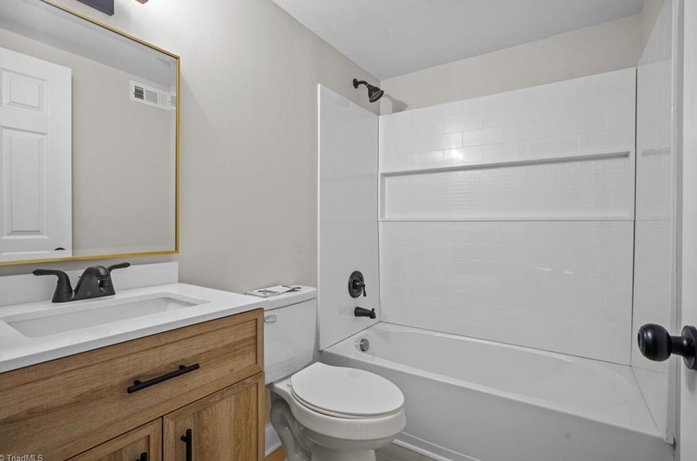 630 Chester Rd, Winston Salem NC  27104-1704 exterior