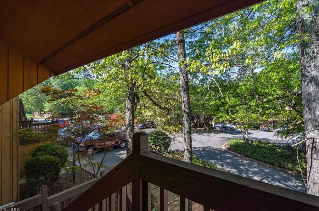 110 Cloister Oaks Cir, Winston Salem, NC 27127-7160