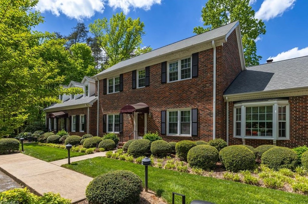 1327 Cotswald Ter, Reidsville, NC 27320-7111