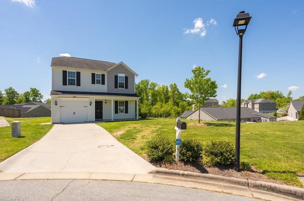 663 Switchback Ct, High Point, NC 27265-2941