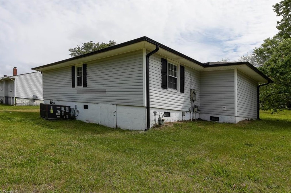 110 Hall, High Point NC 27263-2224 exterior