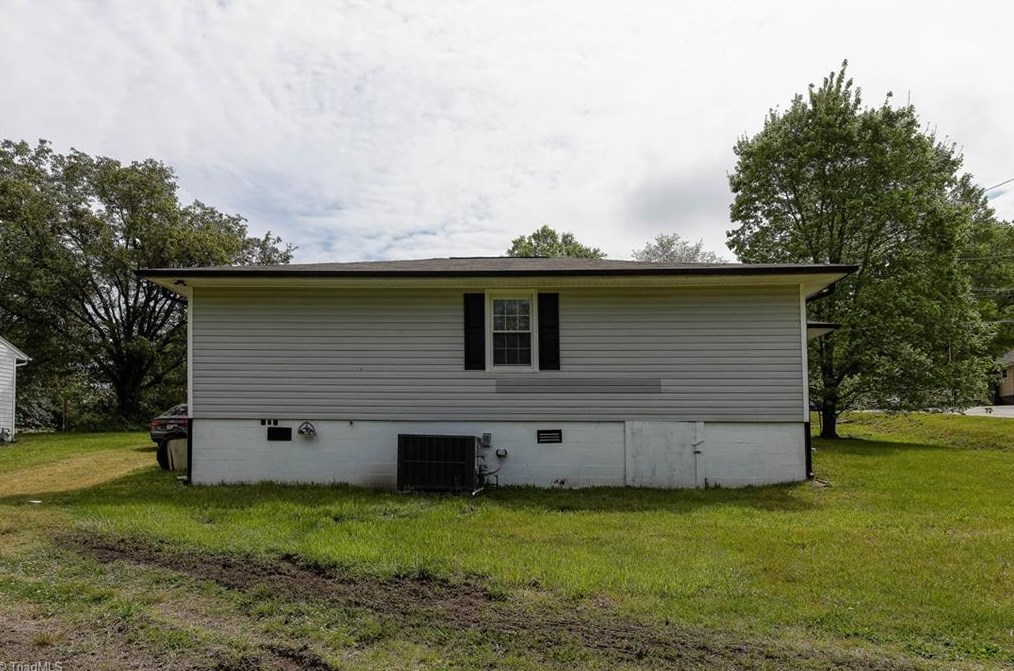 110 Hall, High Point NC 27263-2224 exterior