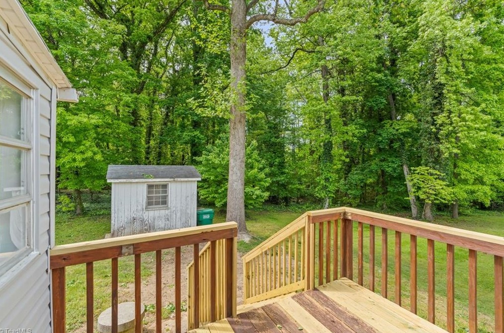 829 Pine Circle Dr, High Point NC  27265-1953 exterior