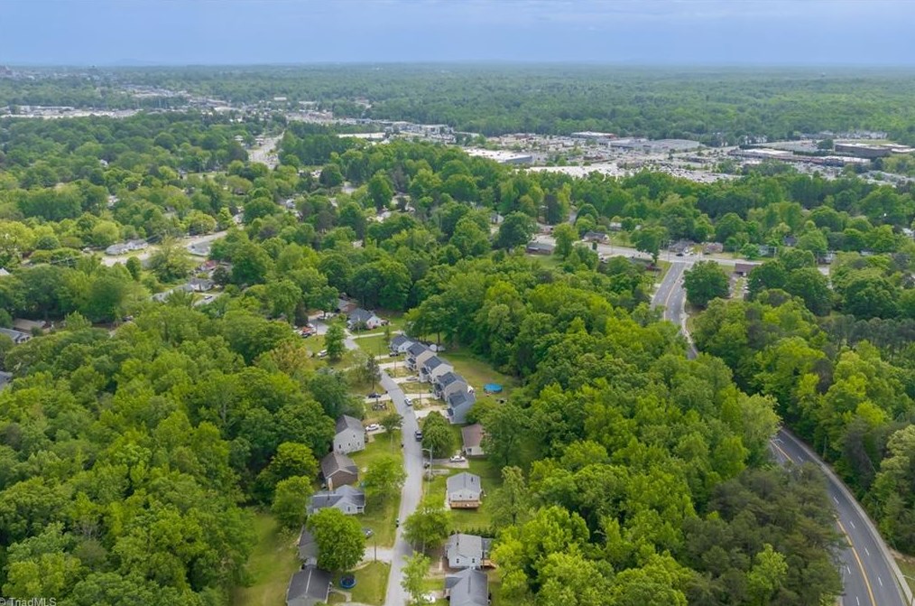 829 Pine Circle Dr, High Point NC  27265-1953 exterior