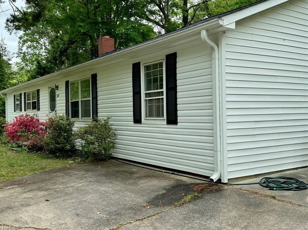 3807 Wanger Dr, Winston Salem, NC 27127