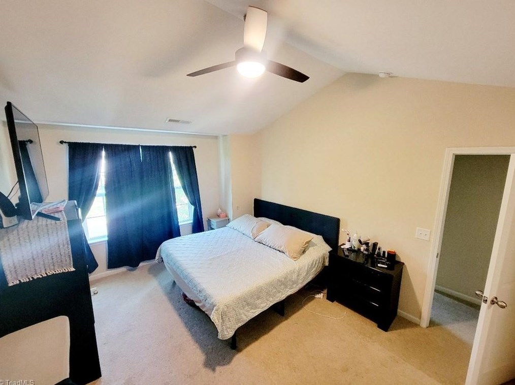 517 Song Sparrow Ln, Greensboro NC  27409-9148 exterior