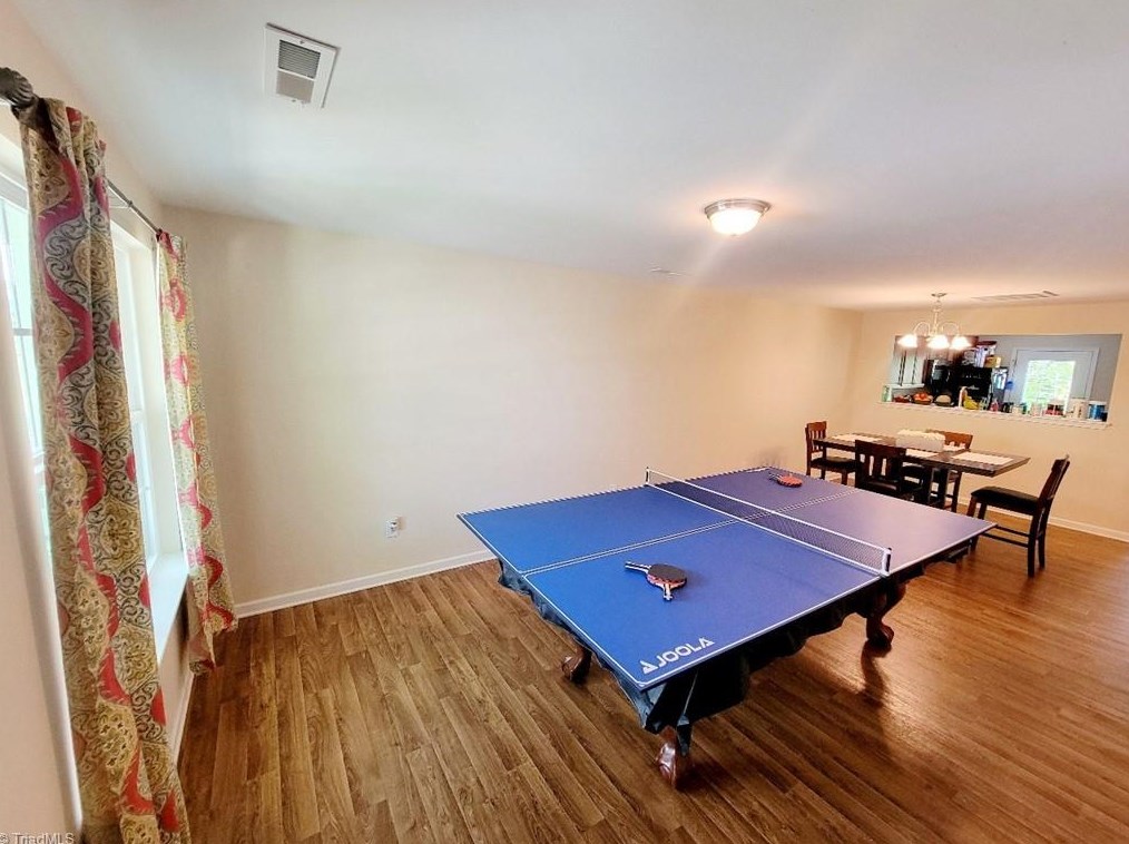 517 Song Sparrow Ln, Greensboro NC  27409-9148 exterior