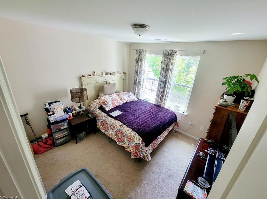 517 Song Sparrow Ln, Greensboro NC  27409-9148 exterior