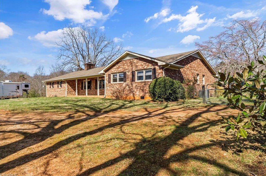 10845 Traphill Rd, Moxley, NC 28685-9034
