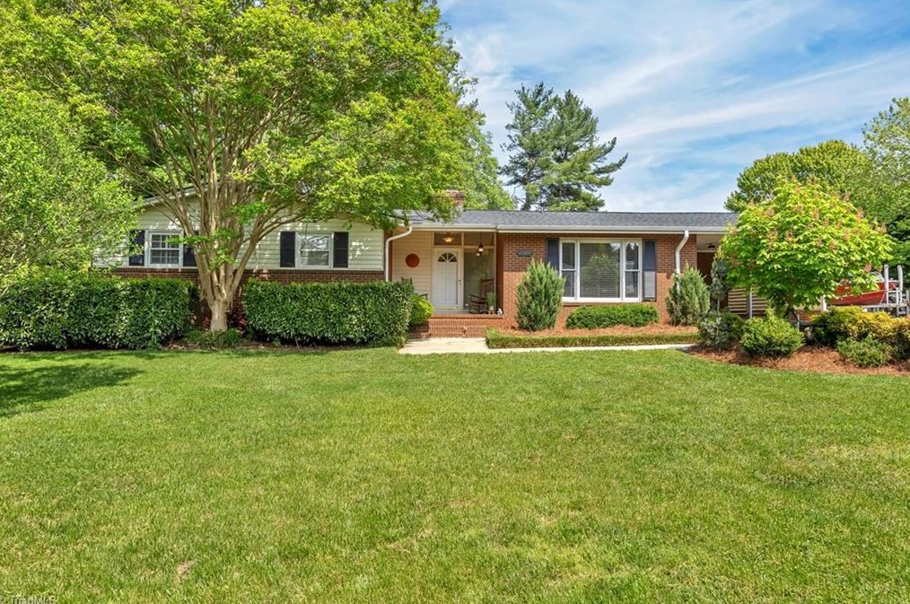1306 Knightwood Dr, Greensboro, NC 27410