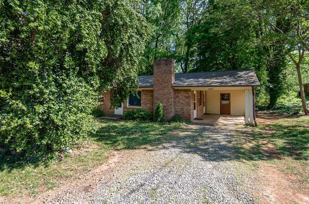 516 Hartness Rd, Statesville, NC 28677-3342