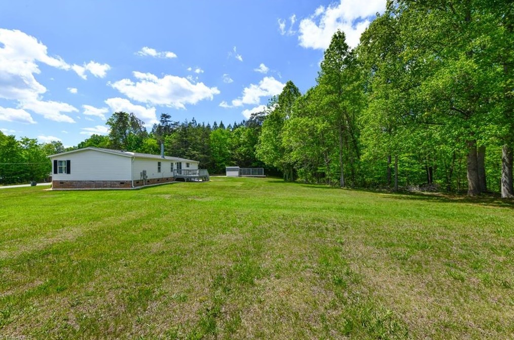 1323 Denny Rd, King NC  27021-8315 exterior