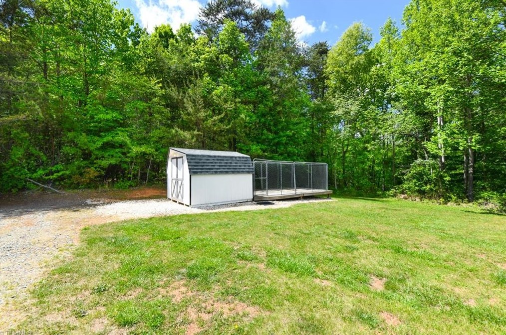 1323 Denny Rd, King NC  27021-8315 exterior