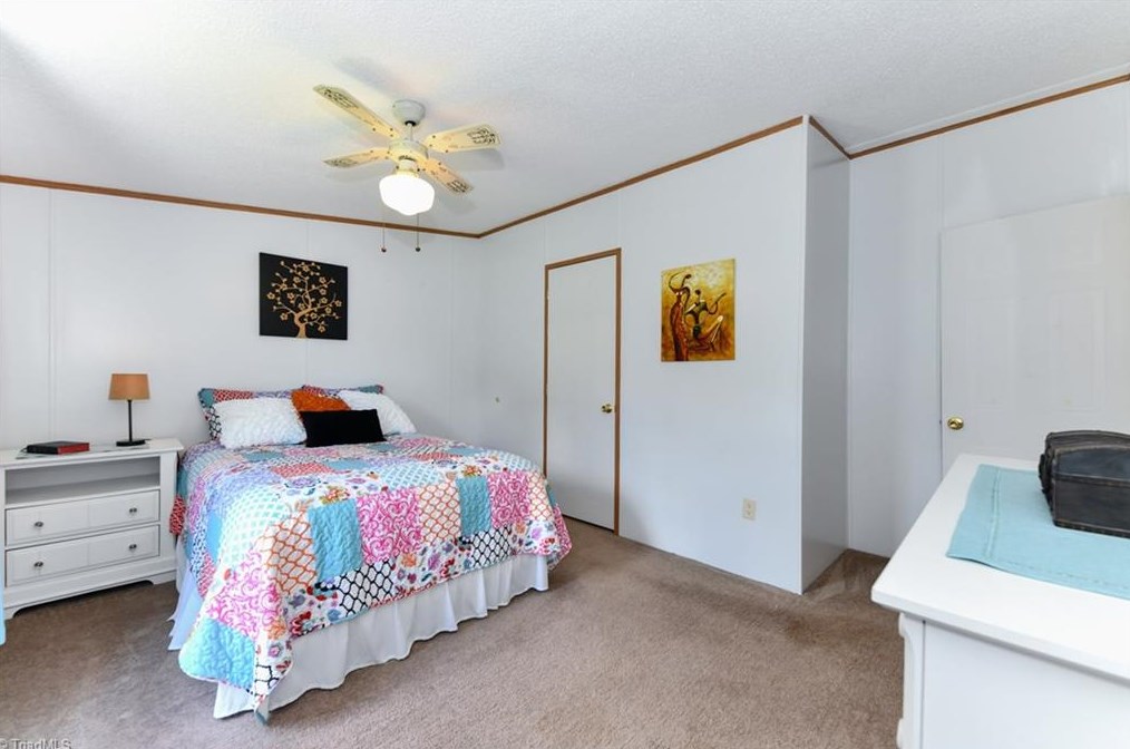 1323 Denny Rd, King NC  27021-8315 exterior