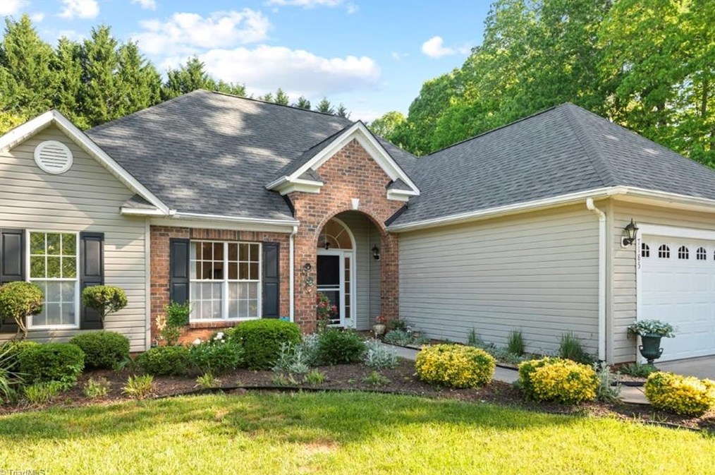 7185 Shadowridge Dr, Lewisville, NC 27023-8338