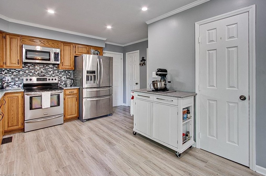 3225 Derby Cir, High Point NC  27265-2596 exterior