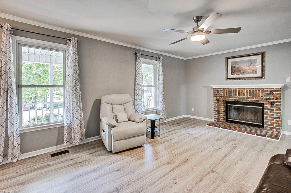3225 Derby Cir, High Point, NC 27265-2596