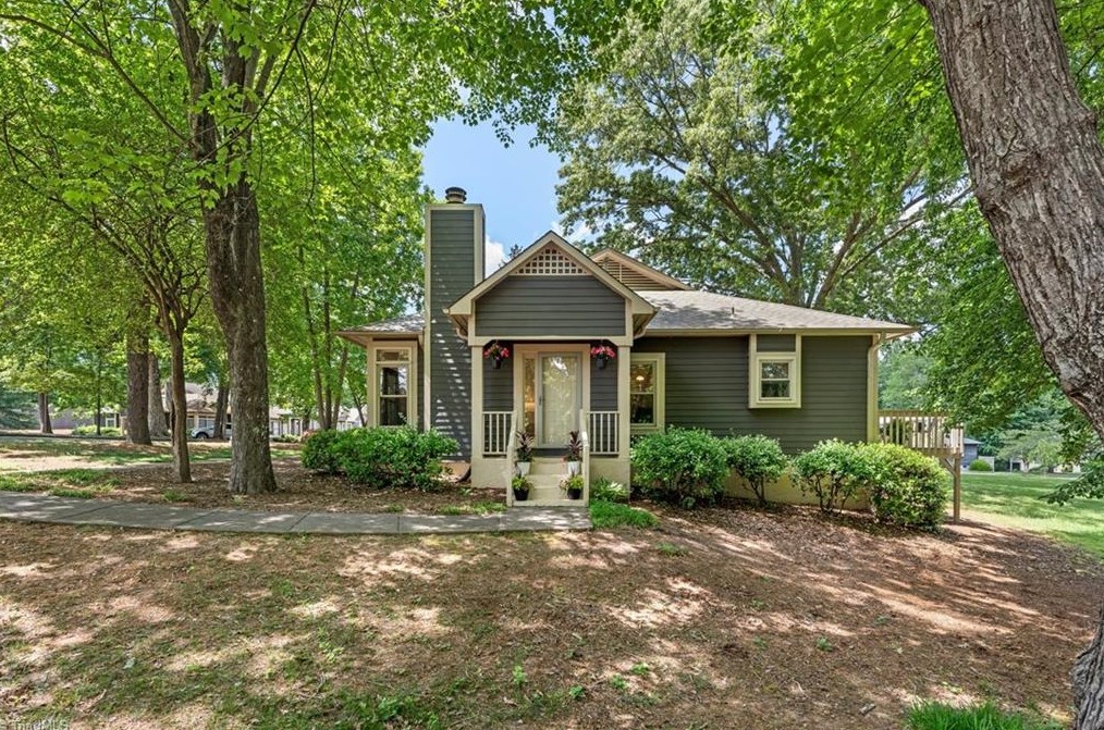 209 Tabor View Ln, Winston Salem, NC 27106-4573