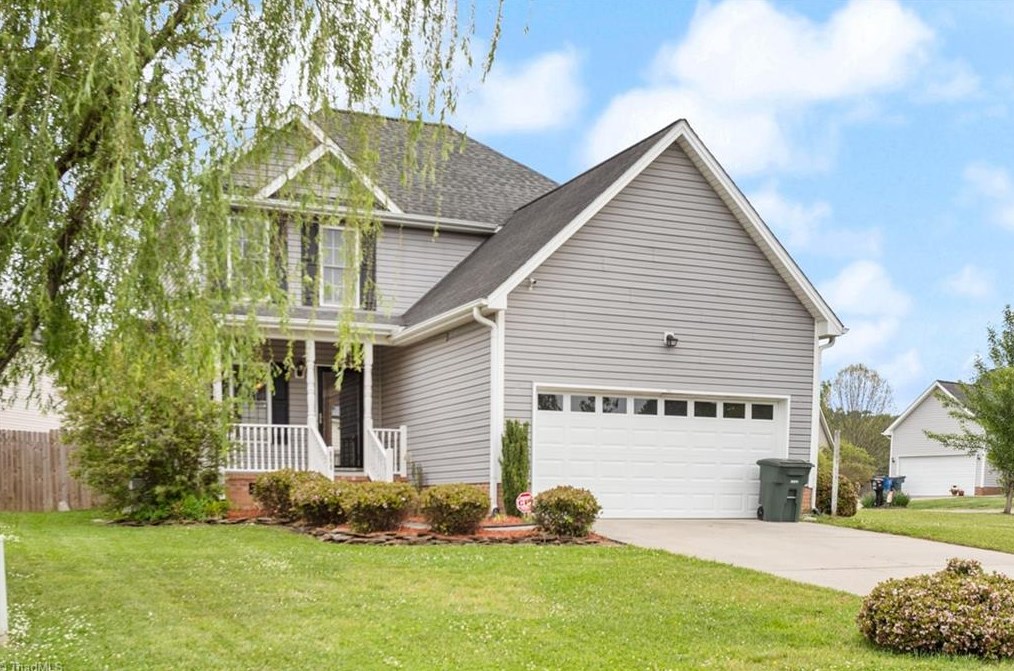800 Apple St, Gibsonville, NC 27249-2528