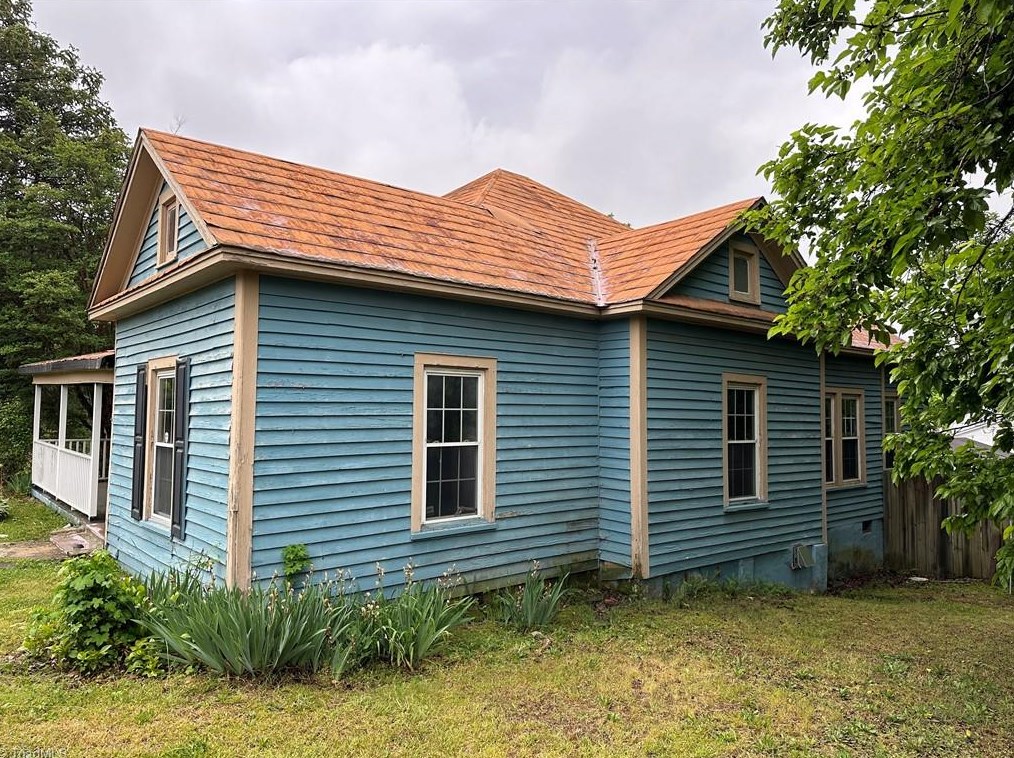 200 Winston St, Thomasville, NC 27360