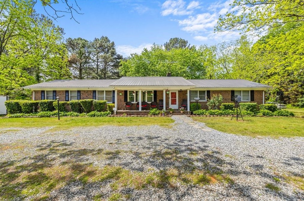 569 Wolf Creek Rd, Star, NC 27356