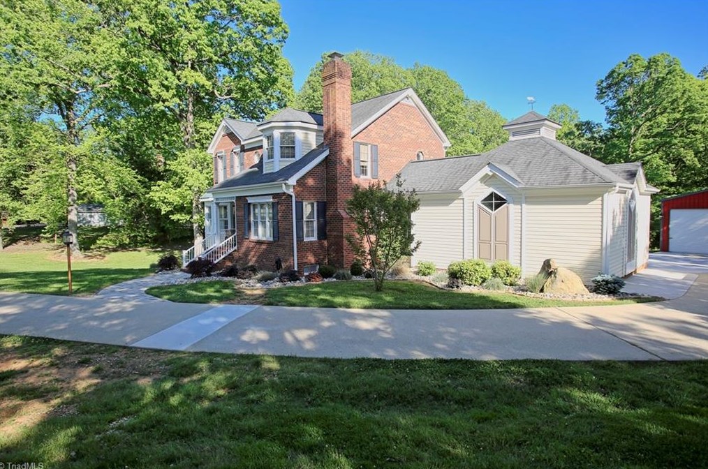 1820 Darwick Rd, Winston Salem, NC 27127-8777