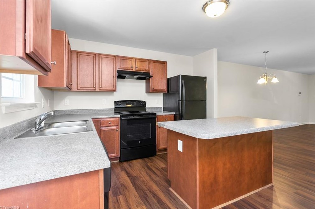 113 Swan Haven Ln, Greensboro, NC 27405