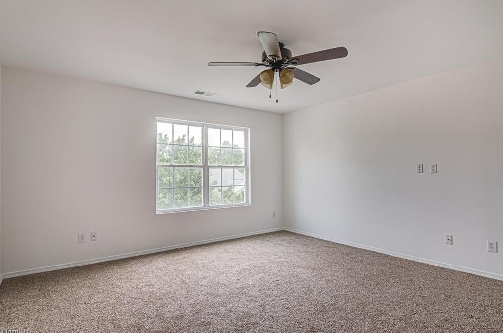 4425 Vernon Cir, Kernersville NC  27284-0132 exterior