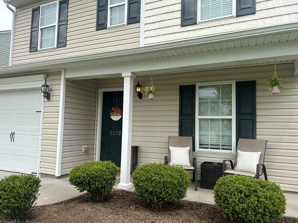5210 Switchback Dr, High Point, NC 27265-2934