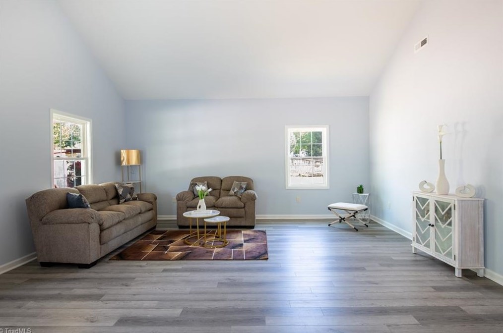 407 Walker Ave, Graham, NC 27253-2427